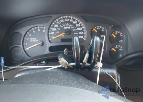 2003 Chevrolet Tahoe C1500 z USA, uszkodzony, nr VIN 1GNEC13V43R297842